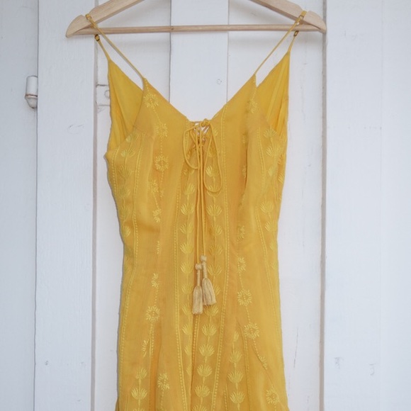 The JetSet Diaries short dress with flare bottom. - Picture 2 of 4